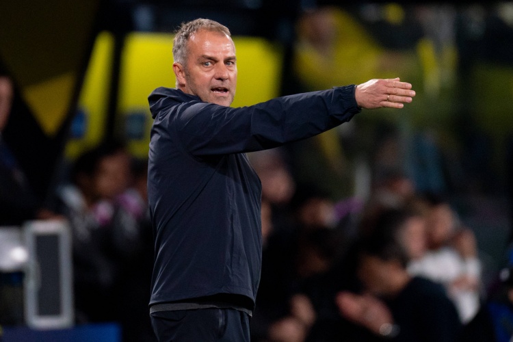 百家乐-假期加练！每体：德容等四人在巴萨假期加练，教练组对此赞赏